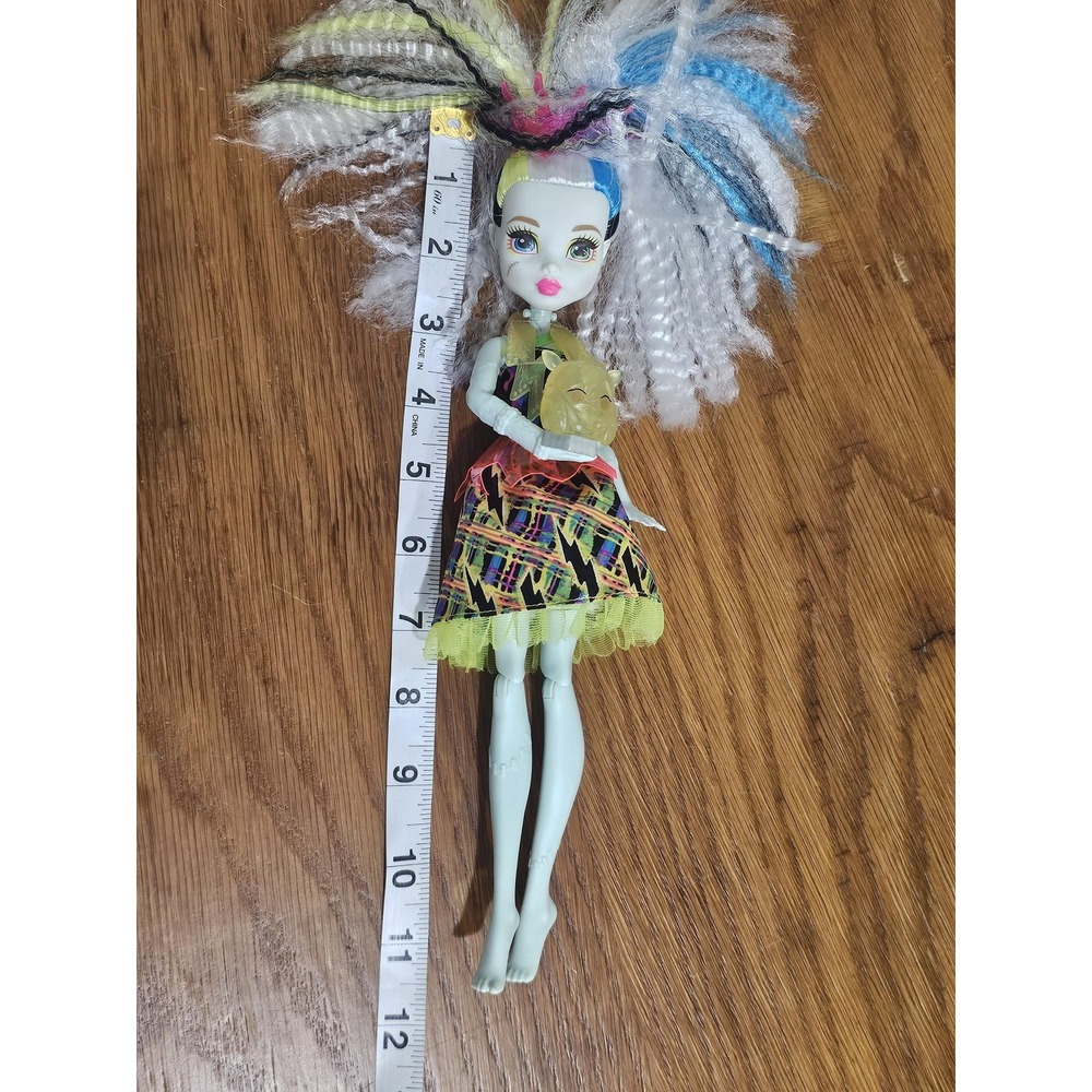 Mattel Monster High Electrified Frankie Stein 11in Fashion Doll Battery Backpack - Picture 6 of 6